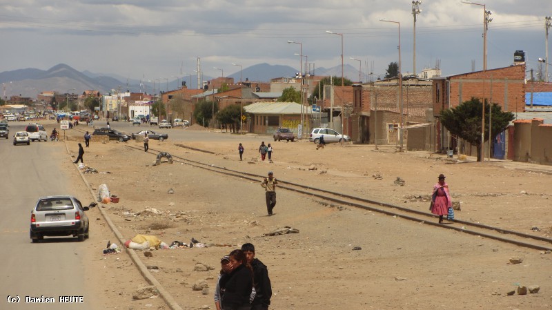 Rails au milieu de la ville