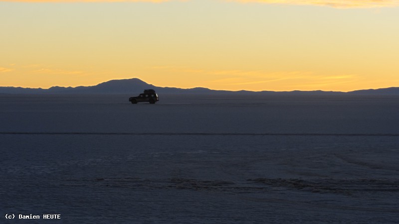 4x4 au soleil levant