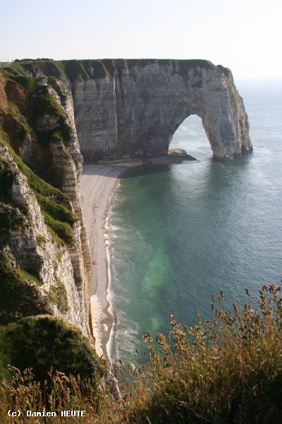 La manneporte sur la falaise aval.
