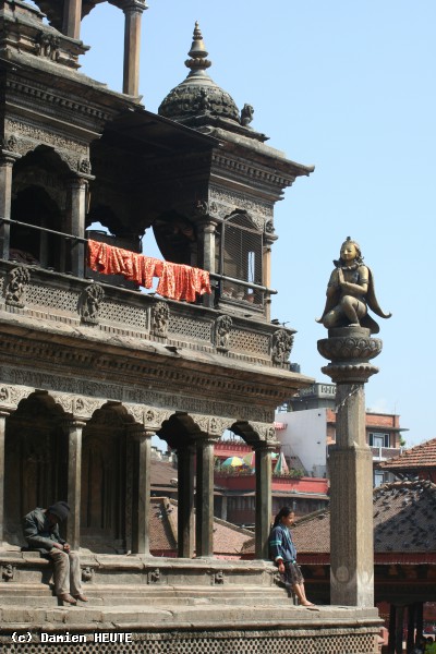 Krishna Mandir et statue de Garuda